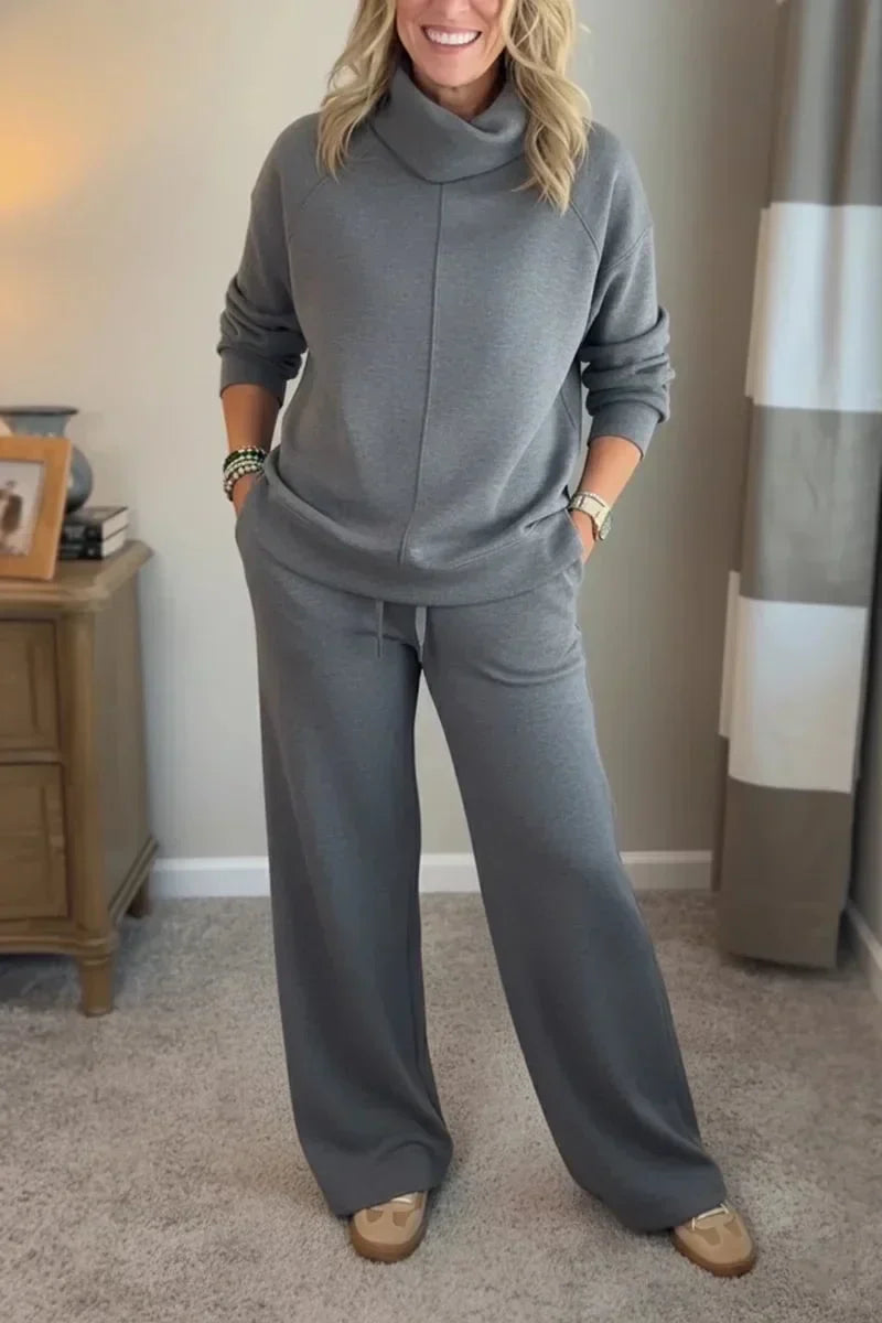 Thalia - Two-Piece Travel Set with Turtleneck