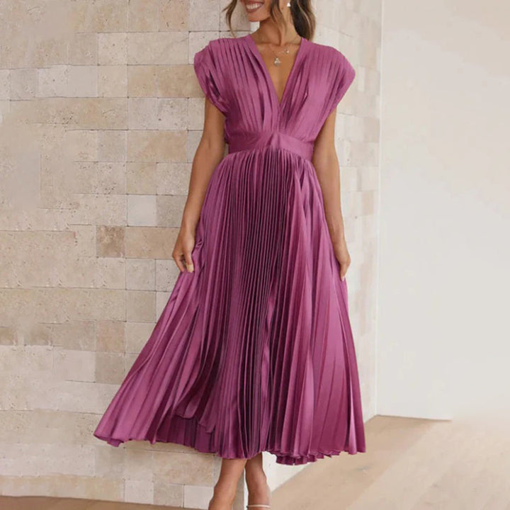 Winona | Timeless Pleated Midi Dress