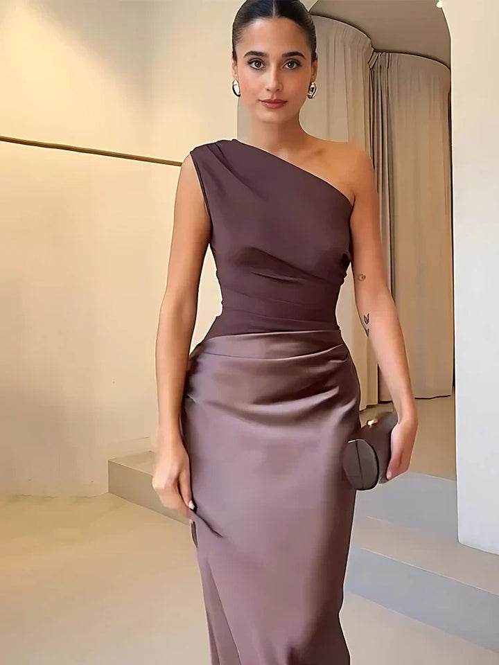 Leonora | Maxi Dress with a Guilt in Satin